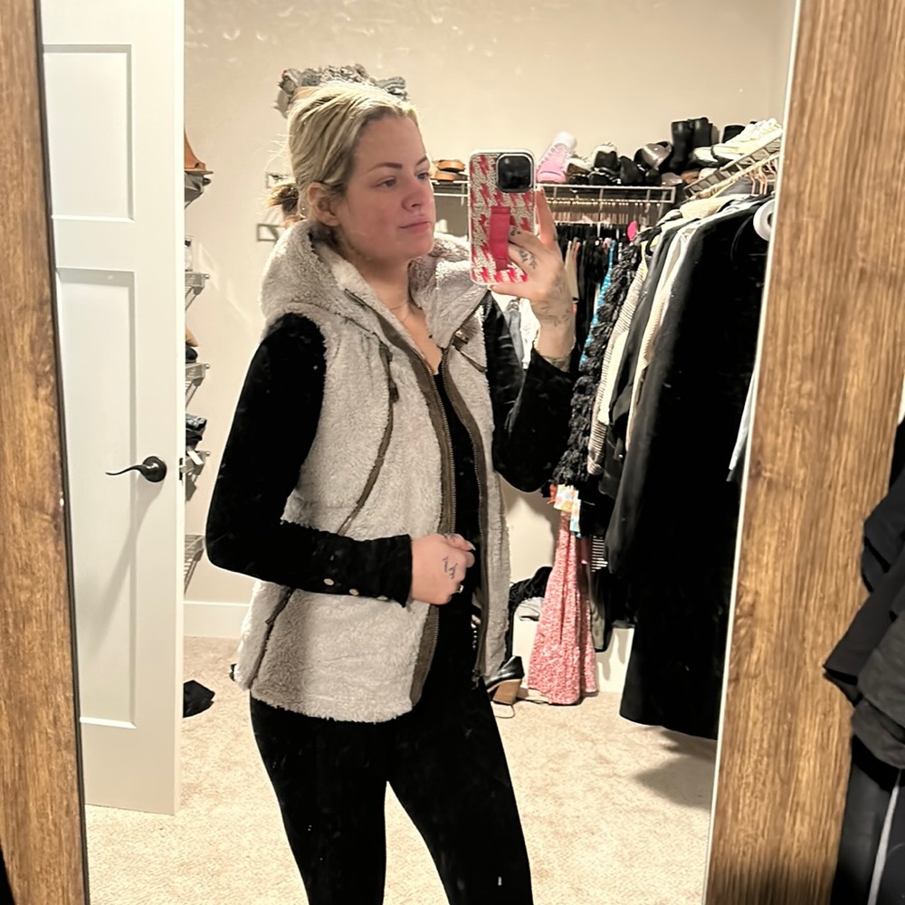 Beige Kuhl Sherpa Vest